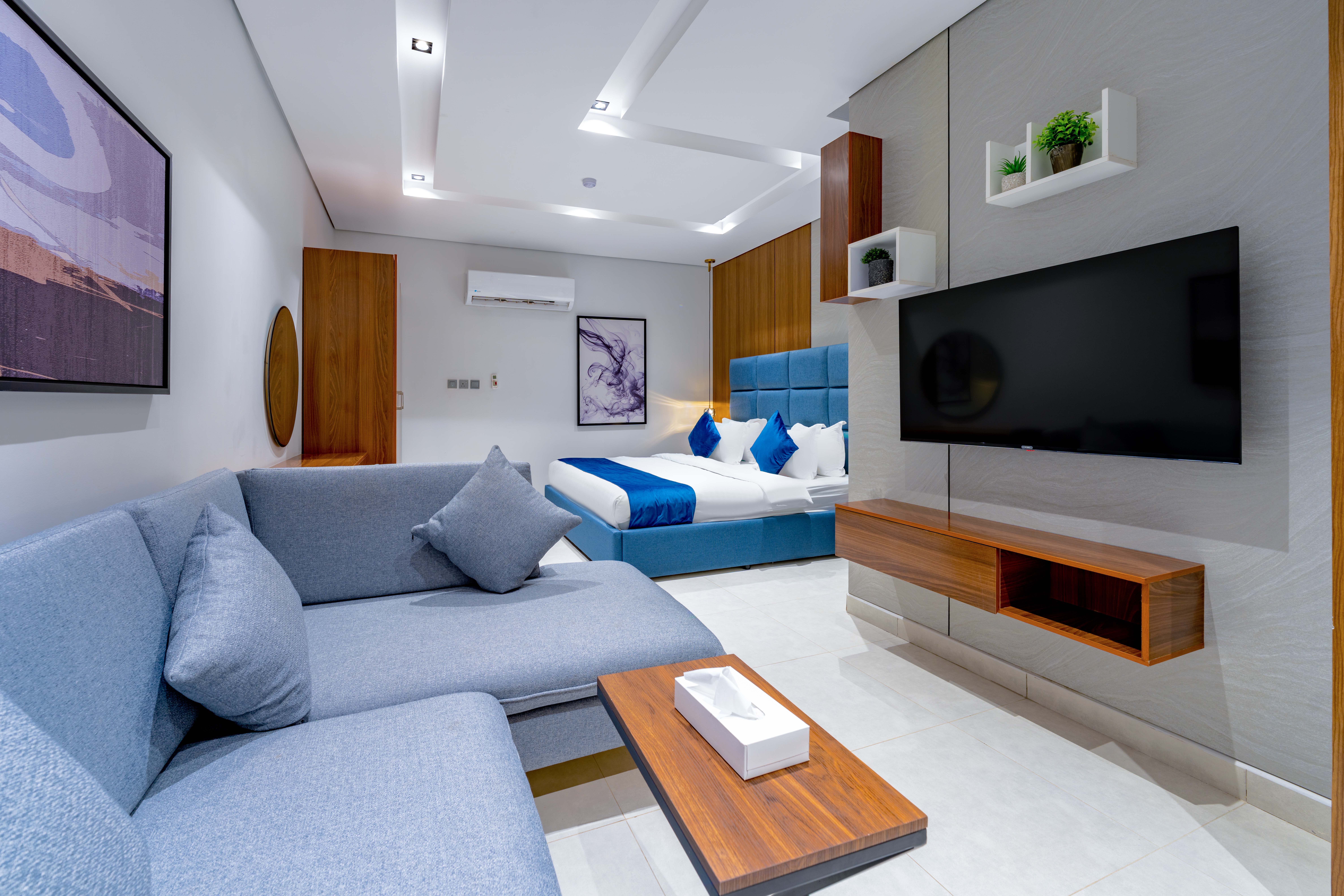 Apartments & Hotels